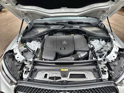 Used 2025 Mercedes-Benz GLC 350e 4MATIC image 13