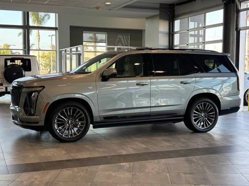 Used 2025 Cadillac Escalade Sport Platinum AWD/4WD image 10