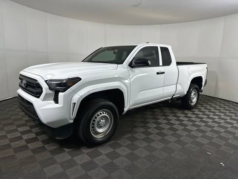 Used 2024 Toyota Tacoma SR image 7