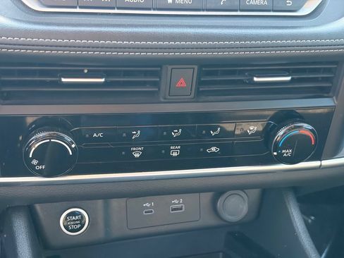 Used 2023 Nissan Rogue S FWD image 25
