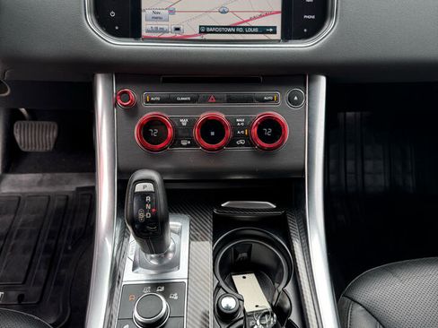 Used 2015 Land Rover Range Rover Sport SE image 31