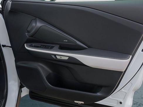 Used 2026 Lexus TX 500h AWD w/ Technology Package image 34