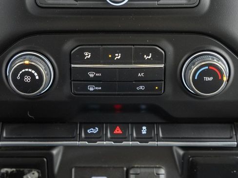 Used 2019 Chevrolet Silverado 1500 Custom w/ Custom Value Package image 20