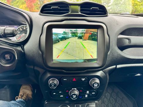 Used 2020 Jeep Renegade Sport image 13