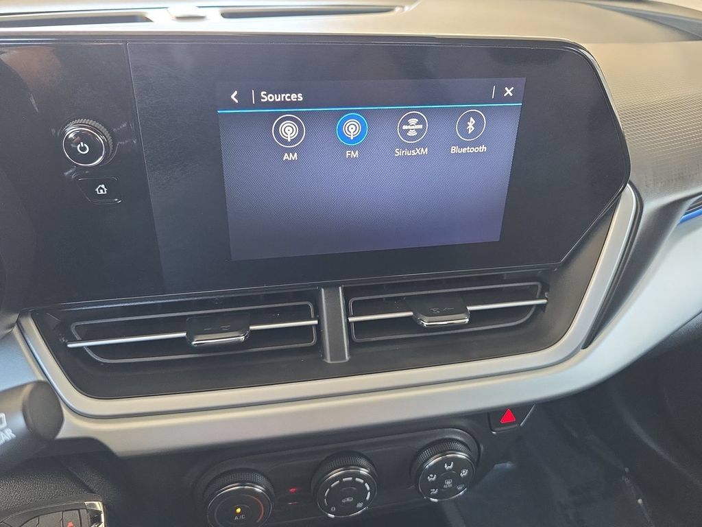 Used 2025 Chevrolet Trax LS FWD image 13