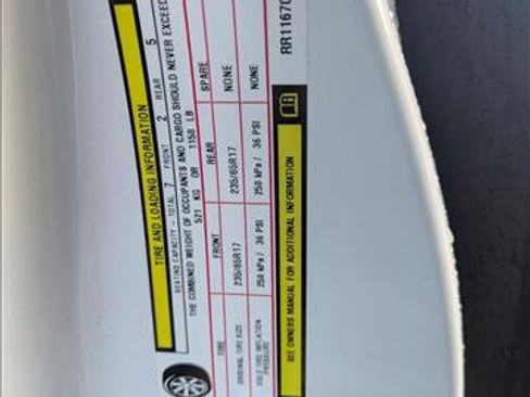 Used 2024 Chrysler Pacifica Touring-L FWD image 16