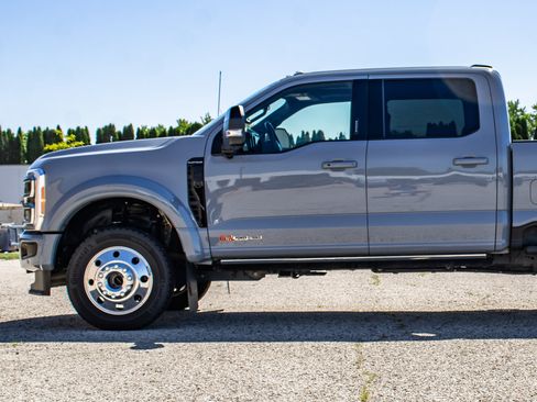 Used 2026 Ford F450 Platinum w/ FX4 Off-Road Package AWD/4WD image 51