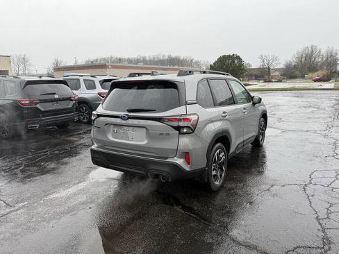 Used 2025 Subaru Forester Limited w/ Popular Package image 8