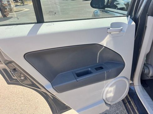 Used 2007 Dodge Caliber SXT image 10