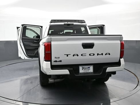 Certified 2024 Toyota Tacoma TRD Off-Road w/ TRD Off Road Premium Package AWD/4WD image 45