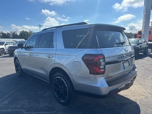 Used 2024 Ford Expedition Limited RWD image 5