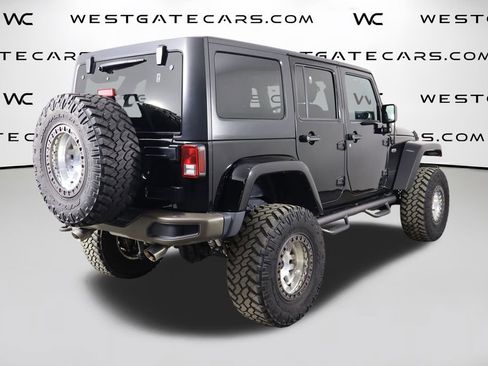 Used 2017 Jeep Wrangler Unlimited Sahara image 39