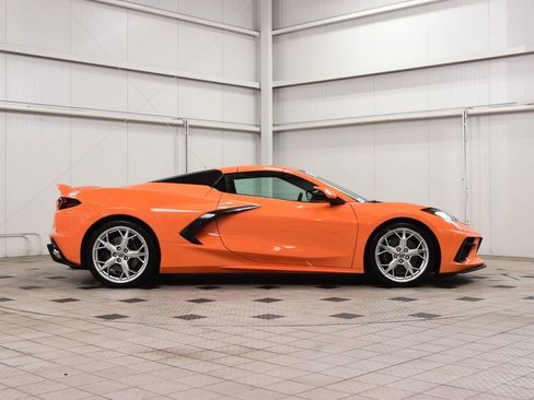 Used 2023 Chevrolet Corvette Stingray Premium Conv w/ Z51 Performance Package RWD image 9