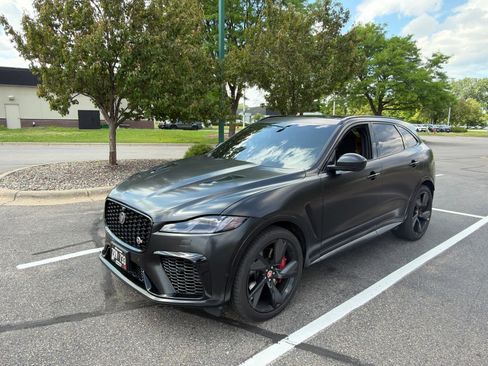 Used 2022 Jaguar F-PACE SVR AWD/4WD image 2