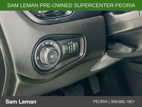 Used 2017 Jeep Renegade Altitude AWD/4WD image 10