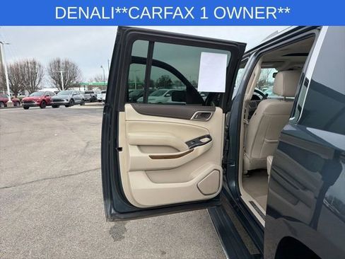 Used 2020 GMC Yukon XL Denali w/ Denali Premium Package image 23