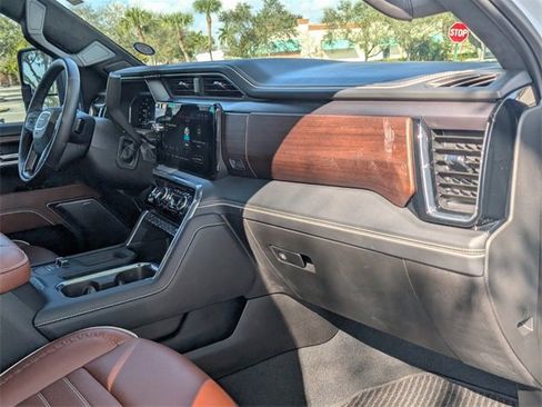 Used 2025 GMC Sierra 3500 Denali Ultimate image 20