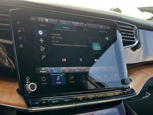 Used 2022 Jeep Grand Wagoneer Series III w/ Flexible Seating Group image 24