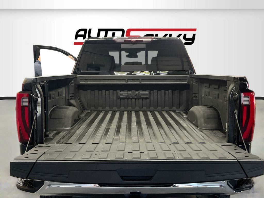 Used 2024 GMC Sierra 2500 SLT w/ SLT Premium Package AWD/4WD image 28