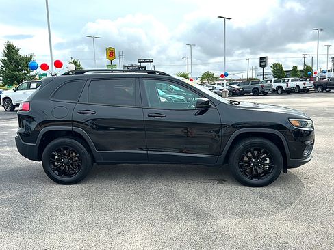 Used 2023 Jeep Cherokee Altitude Lux AWD/4WD image 9