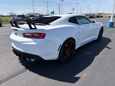 Used 2018 Chevrolet Camaro SS RWD image 5