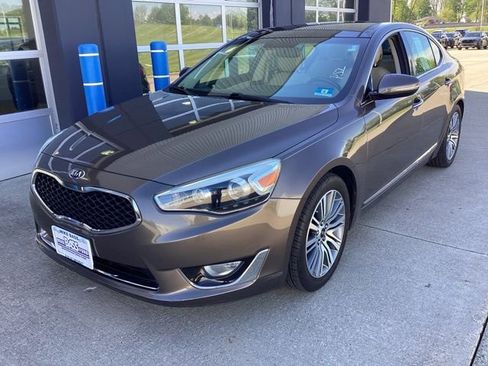 Used 2014 Kia Cadenza Premium w/ Luxury Package FWD image 2