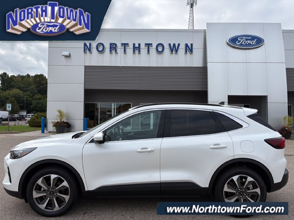 Used 2023 Ford Escape Platinum AWD/4WD image 1