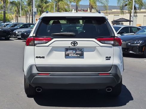Used 2020 Toyota RAV4 XLE w/ XLE Grade Weather Package AWD/4WD image 9