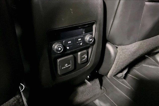 Used 2020 Buick Enclave Avenir w/ Avenir Technology Package AWD/4WD image 29