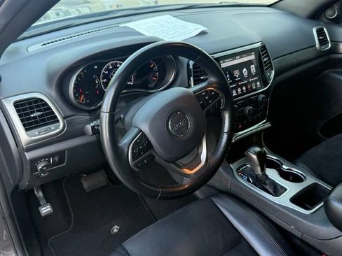 Used 2020 Jeep Grand Cherokee Altitude AWD/4WD image 15