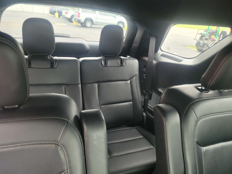 Used 2020 Ford Explorer XLT w/ Equipment Group 202A RWD image 15
