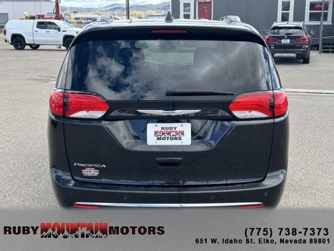 Used 2018 Chrysler Pacifica Touring-L FWD image 6
