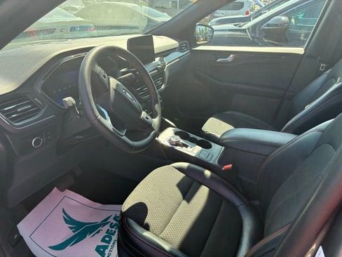 Used 2025 Ford Escape ST-Line AWD/4WD image 6