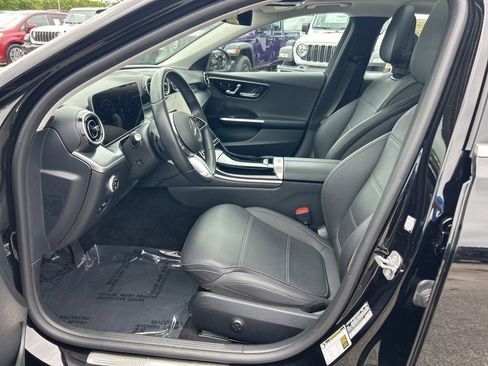 Used 2025 Mercedes-Benz C 300 Sedan image 9