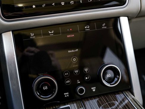 Used 2019 Land Rover Range Rover Long Wheelbase Supercharged image 32