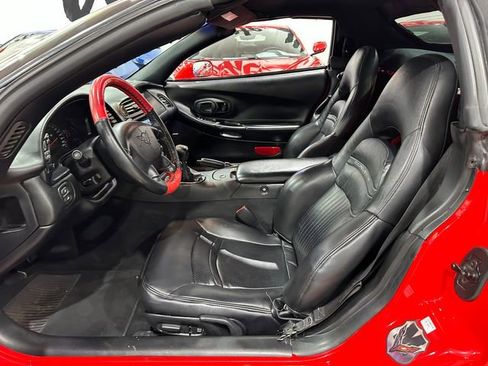 Used 2000 Chevrolet Corvette Convertible w/ Performance Handling Pkg image 17