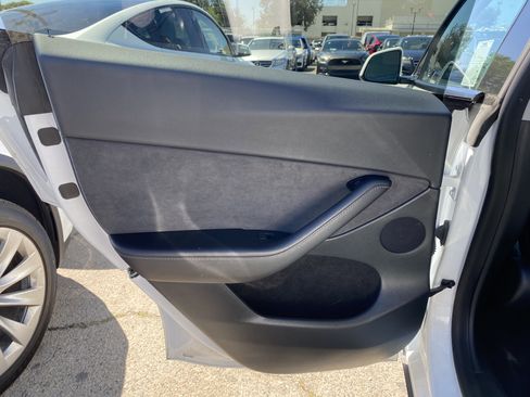 Used 2023 Tesla Model Y Long Range image 21