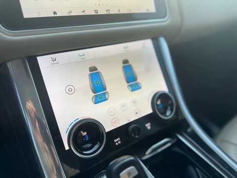 Used 2020 Land Rover Range Rover Sport HSE Dynamic image 37