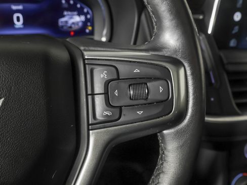 Used 2022 Chevrolet Tahoe Z71 w/ Luxury Package AWD/4WD image 33