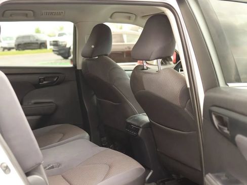 Used 2020 Toyota Highlander L AWD/4WD image 48