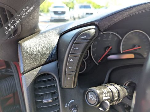 Used 2005 Chevrolet Corvette Coupe w/ Preferred Equipment Group RWD image 18