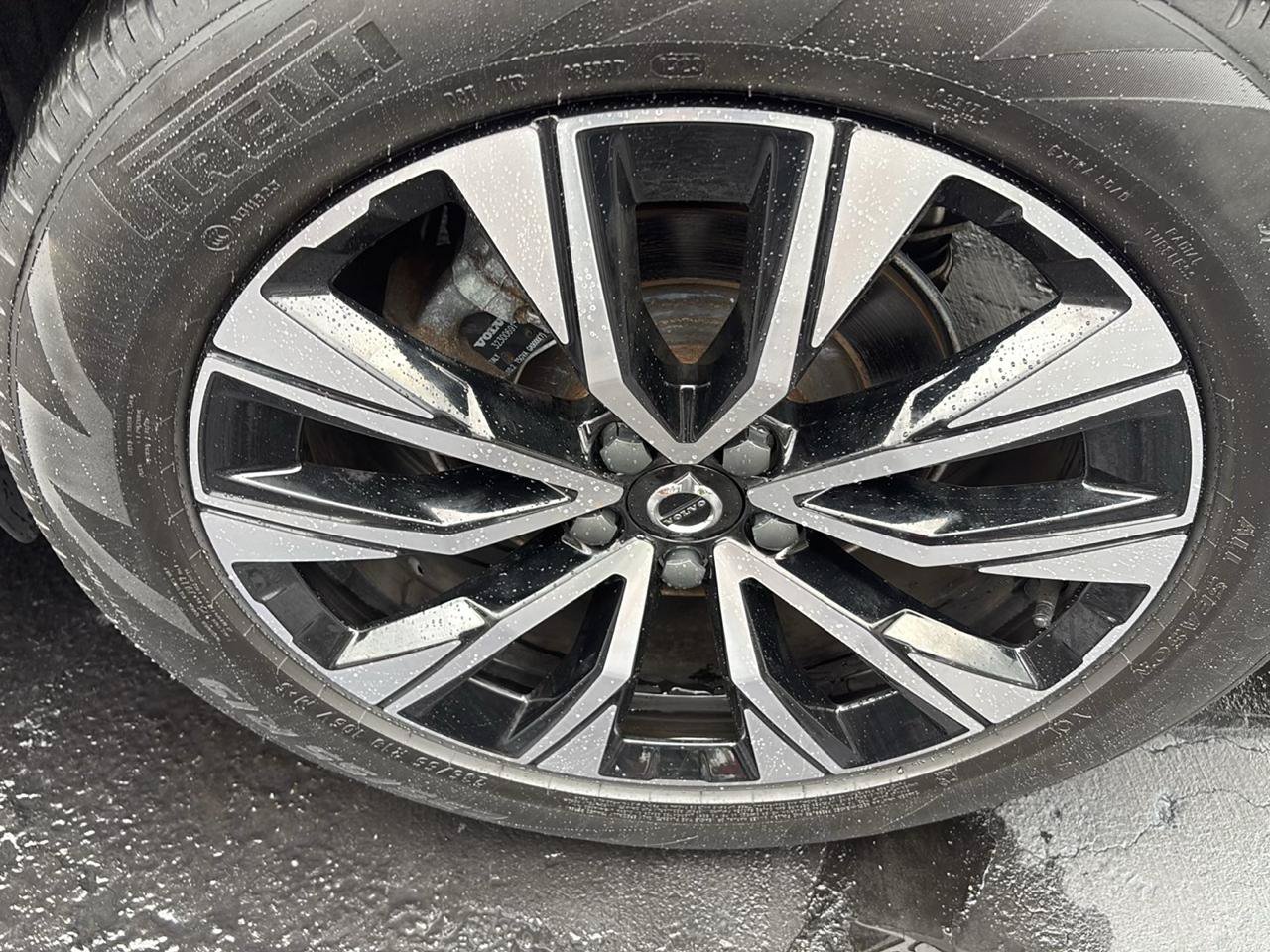 Used 2024 Volvo XC60 B5 Core w/ Protection Package Premier AWD/4WD image 6