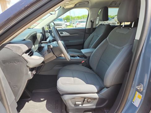 New 2026 Ford Explorer Active RWD image 3