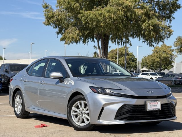 Used 2025 Toyota Camry LE FWD image 2