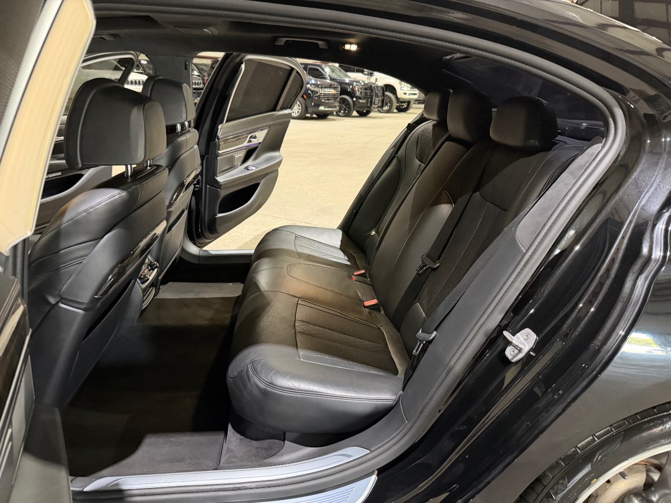 Used 2016 BMW 750i xDrive AWD/4WD image 18