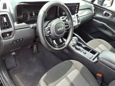 Used 2023 Kia Sorento LX AWD/4WD image 11