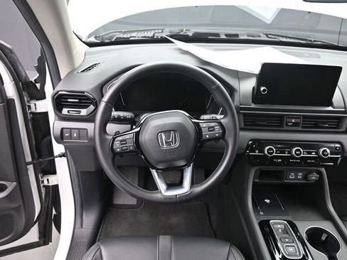 Used 2025 Honda Pilot EX-L image 29