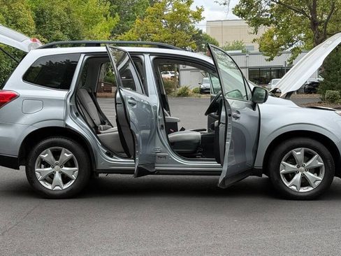 Used 2014 Subaru Forester 2.5i Premium w/ All-Weather Package AWD/4WD image 5
