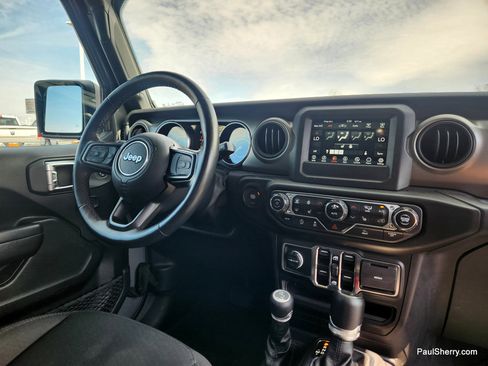 Used 2022 Jeep Gladiator Sport image 29