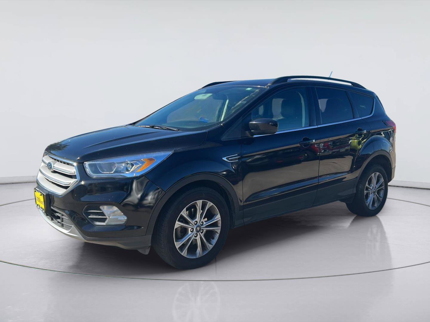 Used 2019 Ford Escape SEL FWD image 1